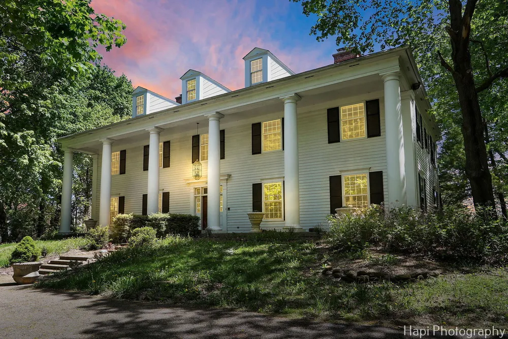 23 W County Line Rd, Barrington Hills, IL 60010