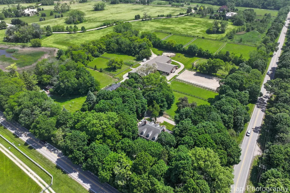 23 W County Line Rd, Barrington Hills, IL 60010