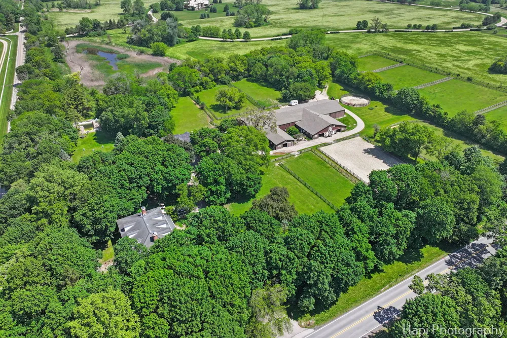 23 W County Line Rd, Barrington Hills, IL 60010