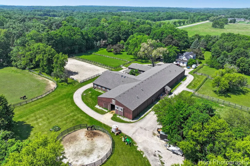 23 W County Line Rd, Barrington Hills, IL 60010