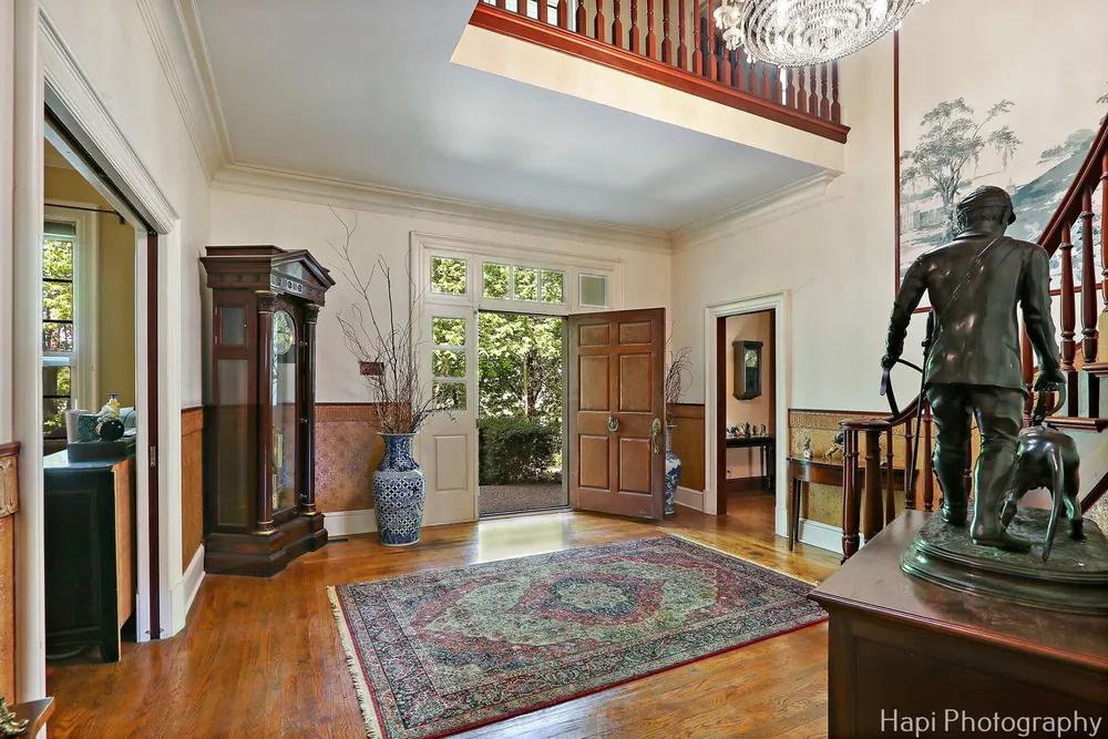 23 W County Line Rd, Barrington Hills, IL 60010