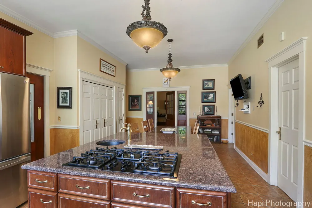 23 W County Line Rd, Barrington Hills, IL 60010
