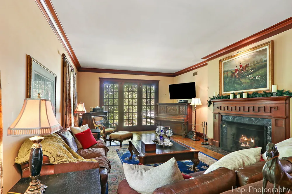 23 W County Line Rd, Barrington Hills, IL 60010
