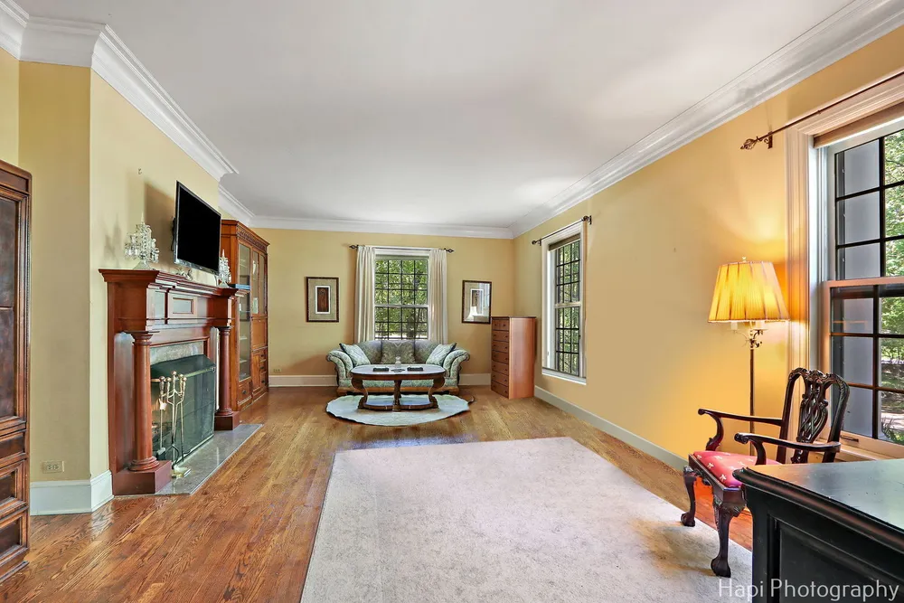 23 W County Line Rd, Barrington Hills, IL 60010