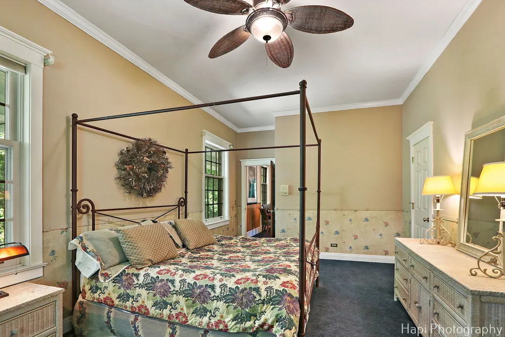 23 W County Line Rd, Barrington Hills, IL 60010