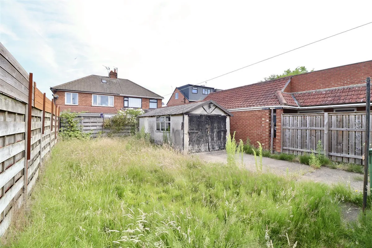 Whitethorn Close, York