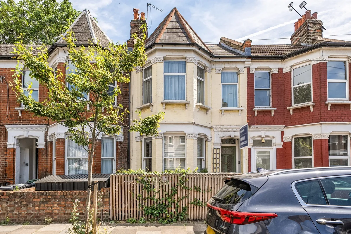 Woodside Gardens, London