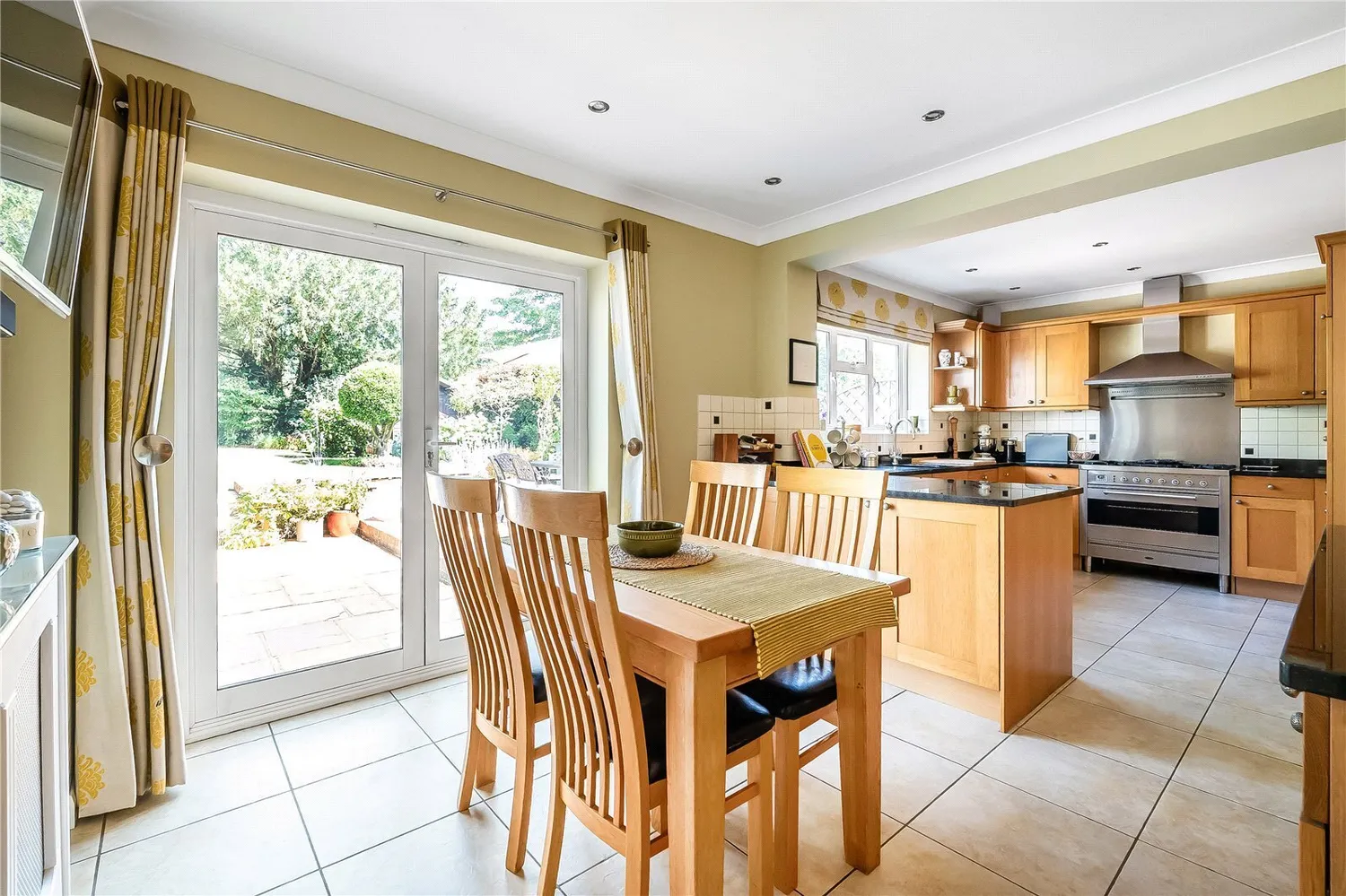 Linkfield Gardens, Hatchlands Road, RH1 photo 2
