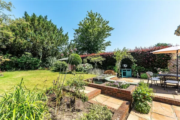 Linkfield Gardens, Hatchlands Road, RH1 photo 4