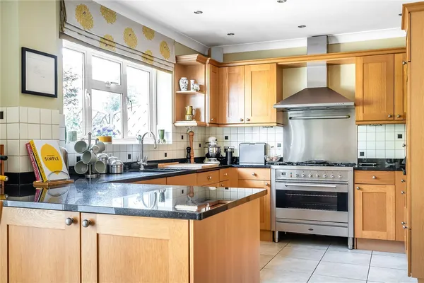 Linkfield Gardens, Hatchlands Road, RH1 photo 5