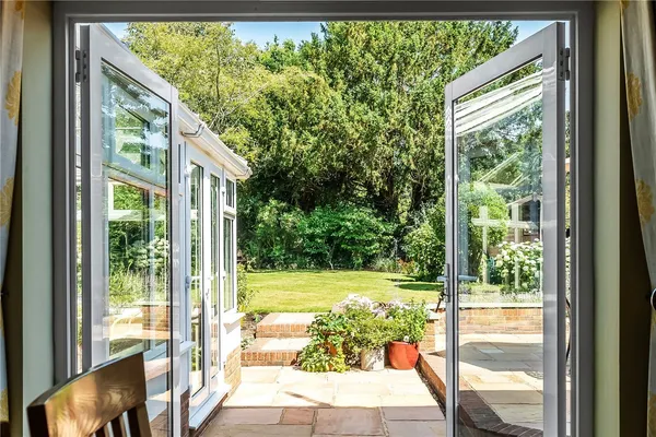 Linkfield Gardens, Hatchlands Road, RH1 photo 8