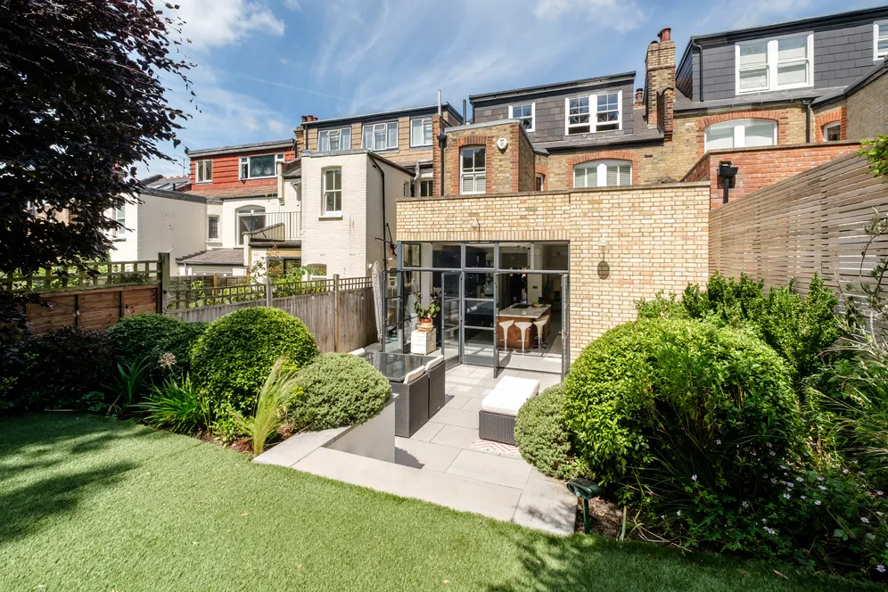 Dukes Avenue, London, N10 photo 33