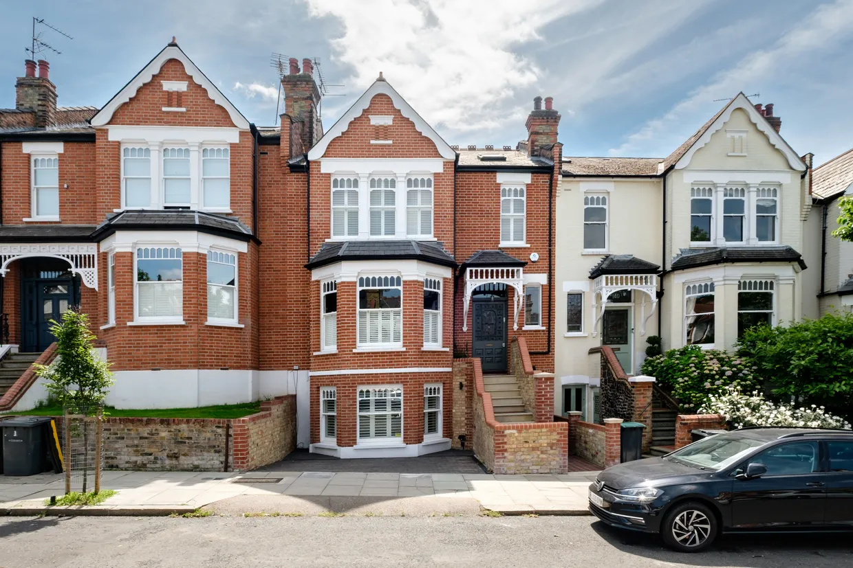 Dukes Avenue, London, N10 photo 37