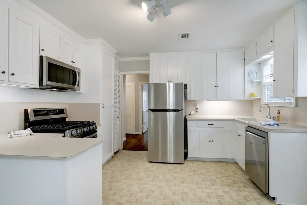 5217 Locust St, Bellaire, TX 77401