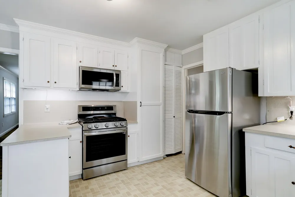 5217 Locust St, Bellaire, TX 77401