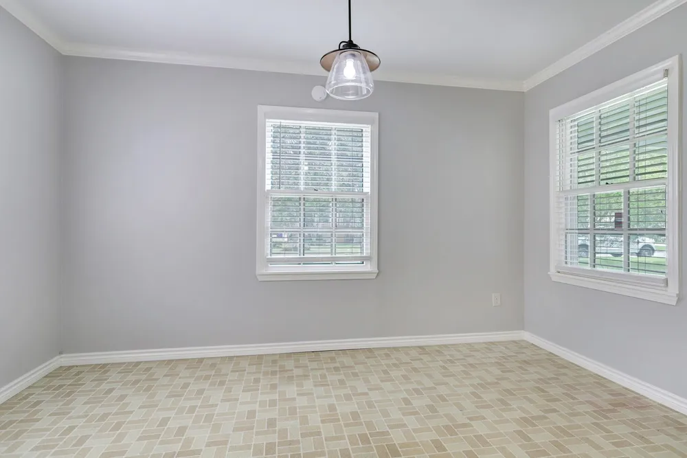 5217 Locust St, Bellaire, TX 77401