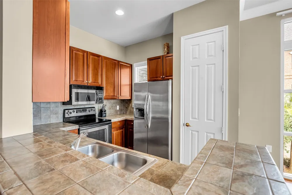 2400 McCue Rd, Houston, TX 77056