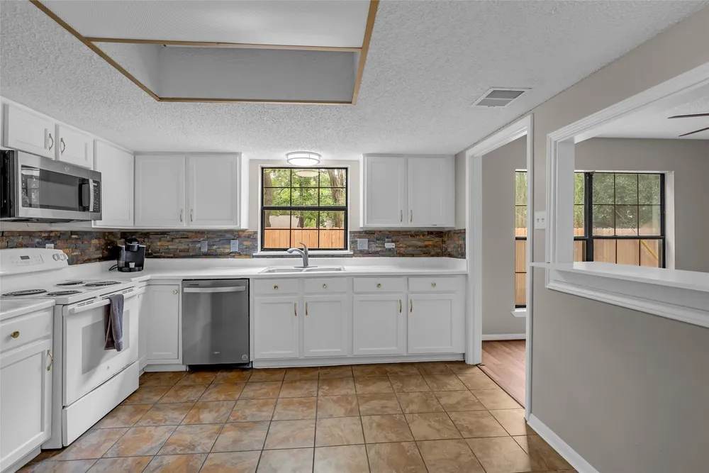 9207 Barr Circle, Houston, TX 77080
