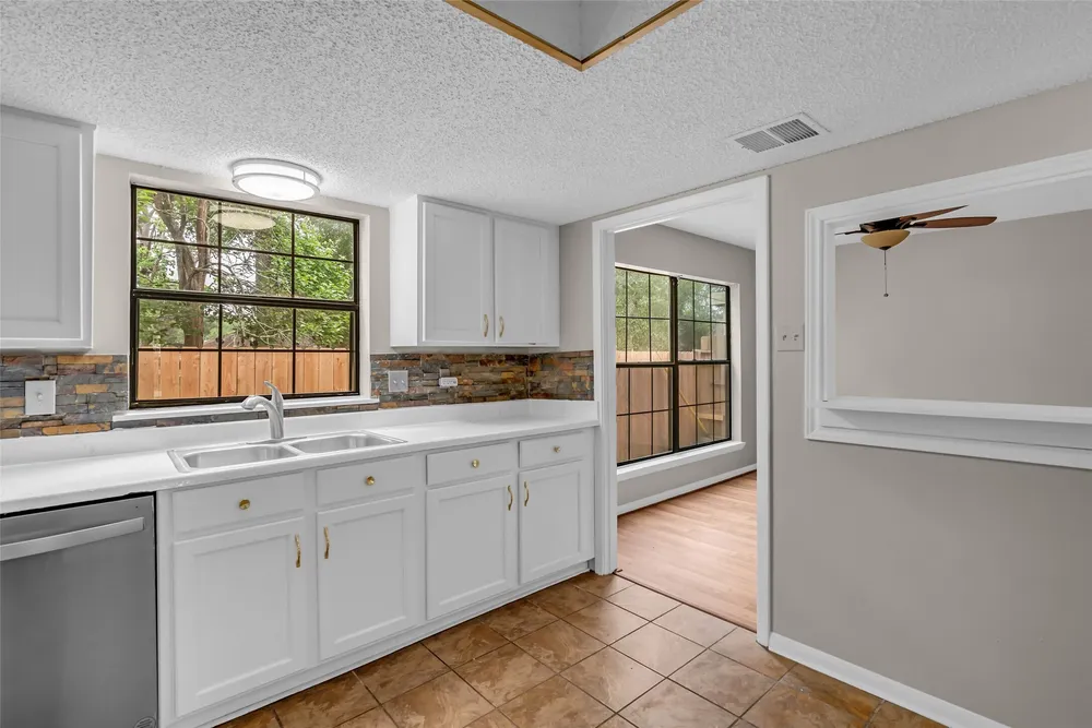 9207 Barr Circle, Houston, TX 77080