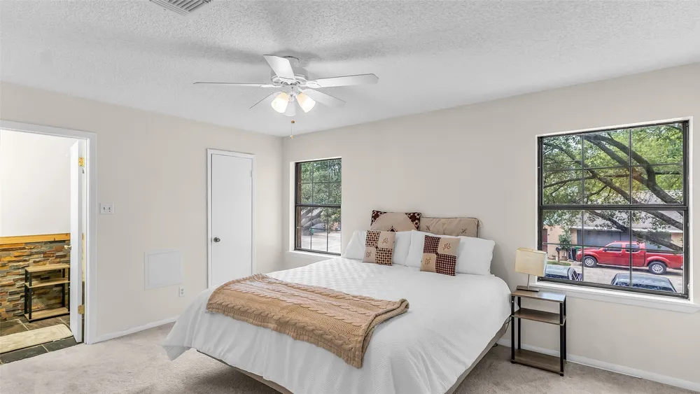 9207 Barr Circle, Houston, TX 77080