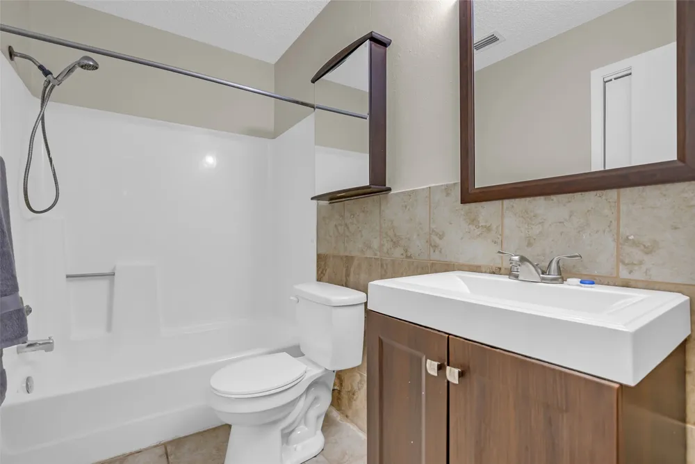 9207 Barr Circle, Houston, TX 77080