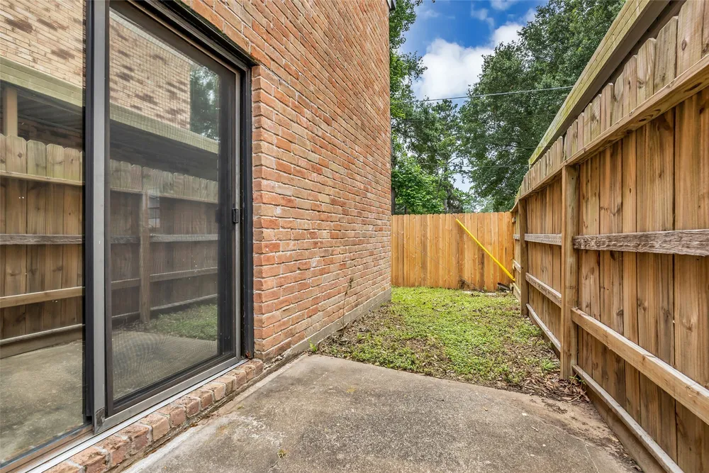 9207 Barr Circle, Houston, TX 77080