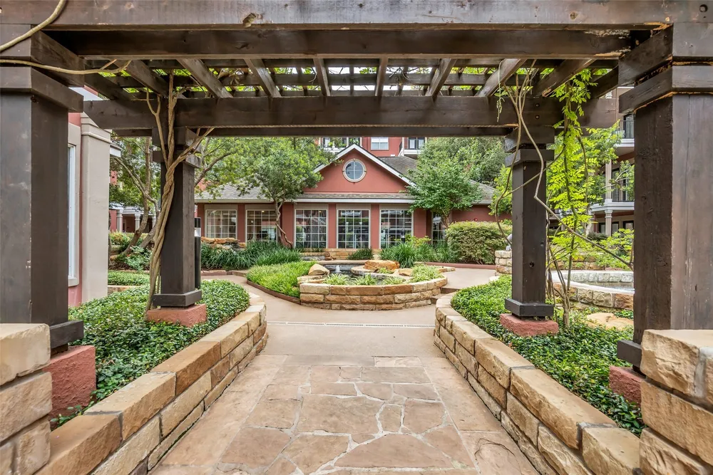 2400 McCue Rd, Houston, TX 77056