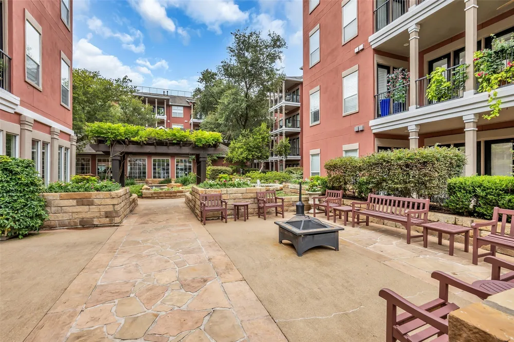 2400 McCue Rd, Houston, TX 77056