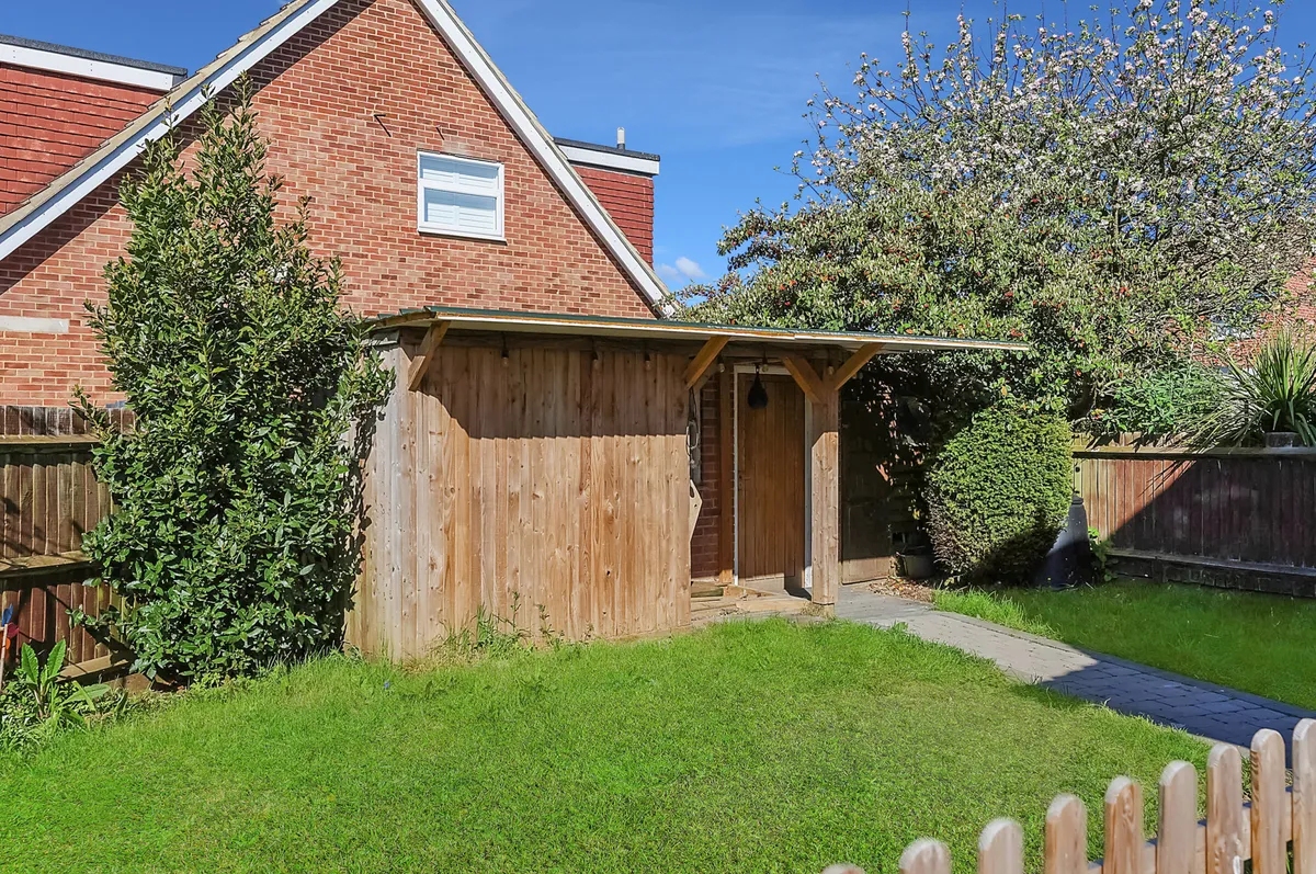 Poynes Road, Horley, Surrey, RH6