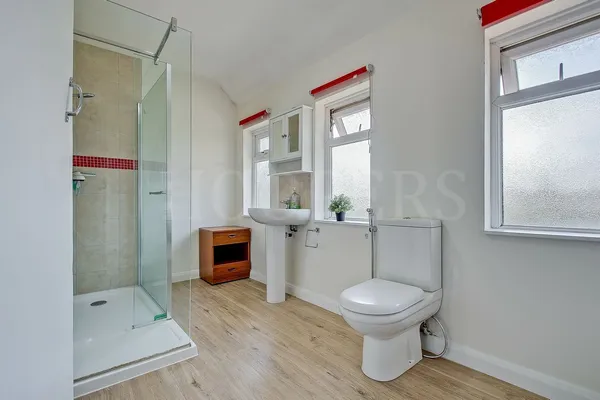 North Circular Road, London, NW2