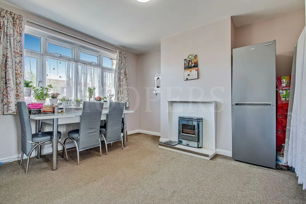 North Circular Road, London, NW2
