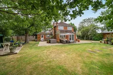 Pondwood Lane, Shottesbrooke, Maidenhead, SL6 photo 2