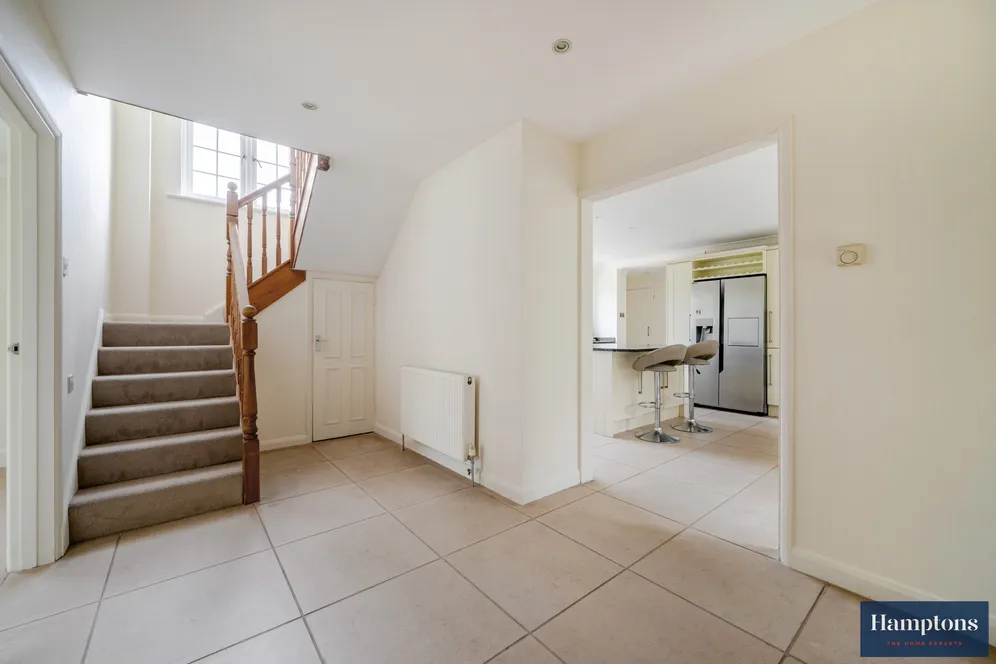 Hayes Lane, Horsham, RH13 photo 6