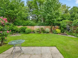 Petre Close, North Walsham thumb 3