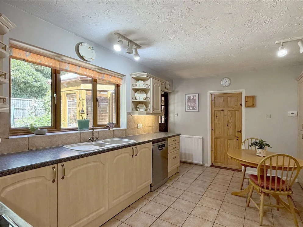 Property carousel item 4