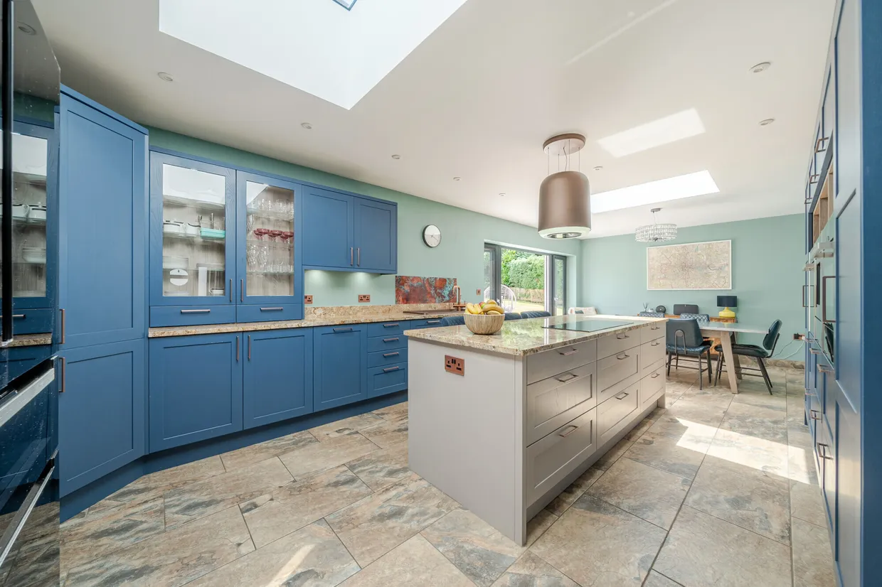 Chappell Close, Liphook, GU30 photo 2