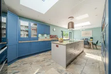 Chappell Close, Liphook, GU30 photo 2