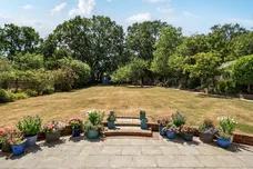 Christ Church Mount, Epsom, KT19 photo 3