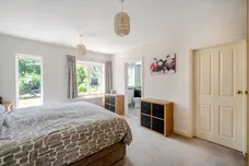 Christ Church Mount, Epsom, KT19 photo 10