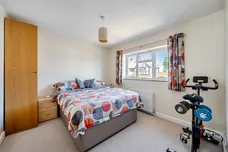 Christ Church Mount, Epsom, KT19 photo 13