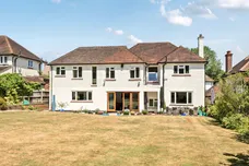 Christ Church Mount, Epsom, KT19 photo 15