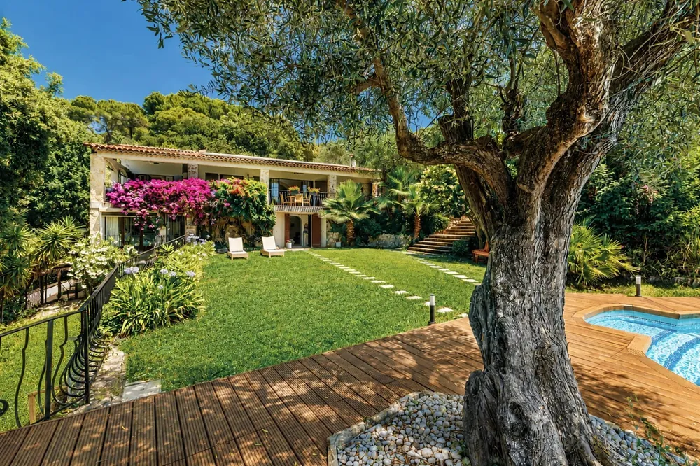 Cannes (Californie), 06400, France