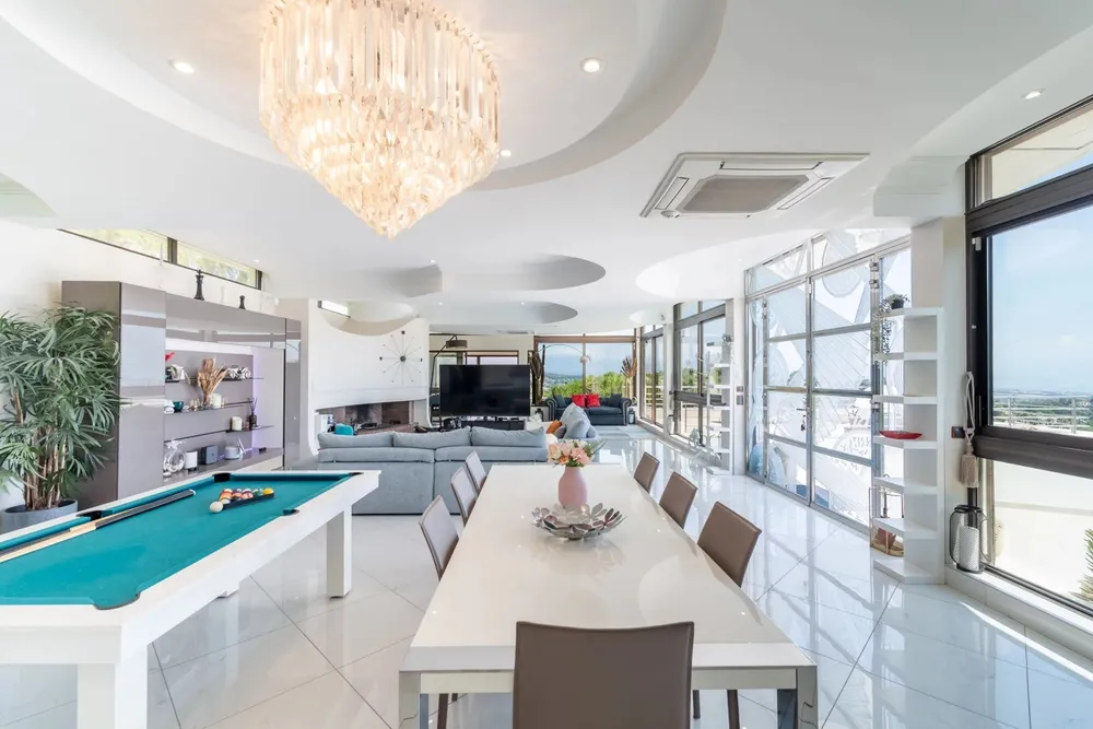 Vallauris (Super Cannes), 06220, France