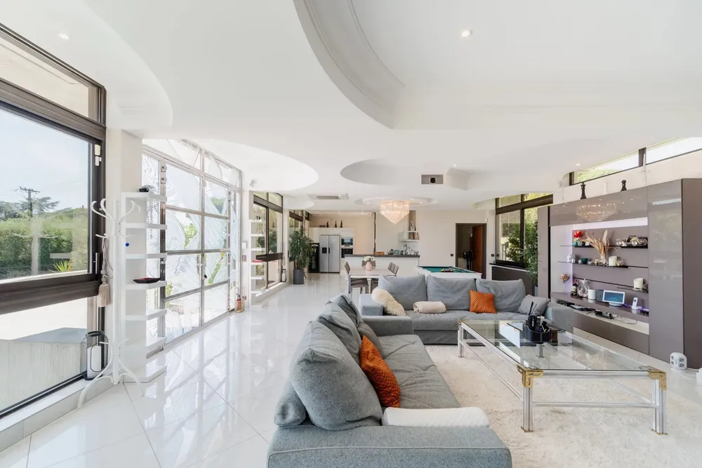 Vallauris (Super Cannes), 06220, France