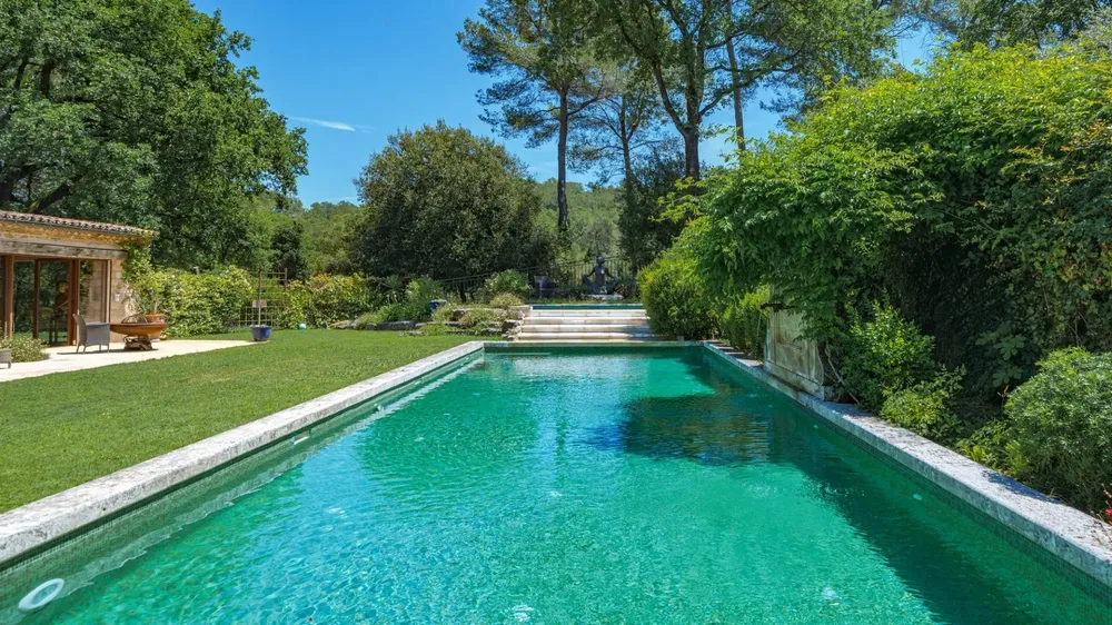 View image gallery of Roquefort-les-Pins, 06330, France