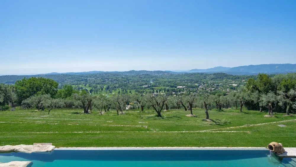 Châteauneuf-Grasse, 06740, France