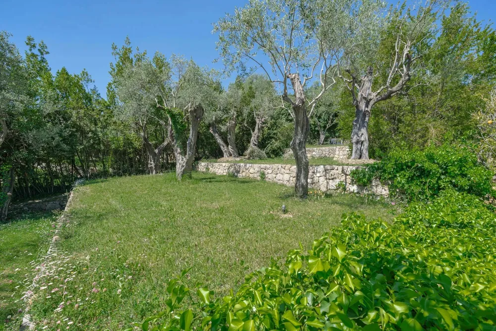 Châteauneuf-Grasse, 06740, France