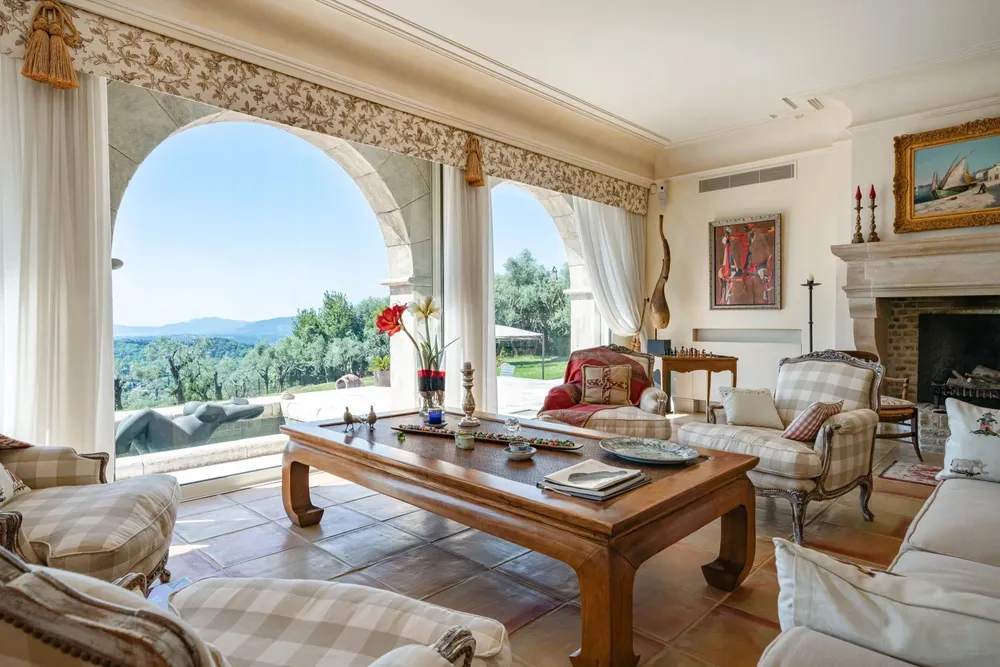 Châteauneuf-Grasse, 06740, France
