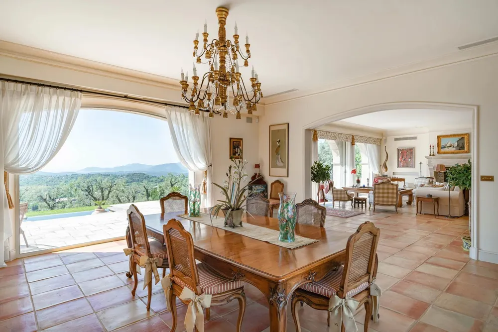 Châteauneuf-Grasse, 06740, France