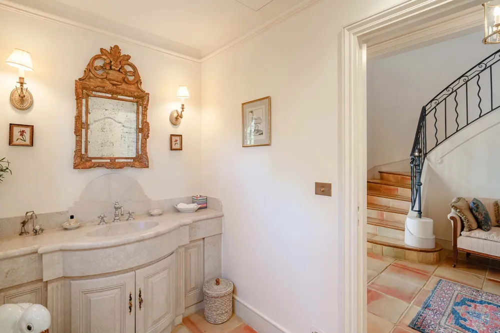 Châteauneuf-Grasse, 06740, France